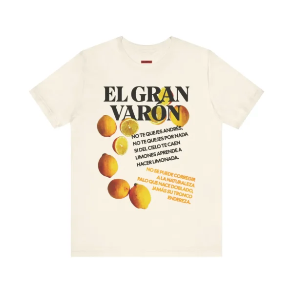 Tshirt natural con unos limones amarillos y de texto, el título de la canción El Gran Varón y parte de la letra.